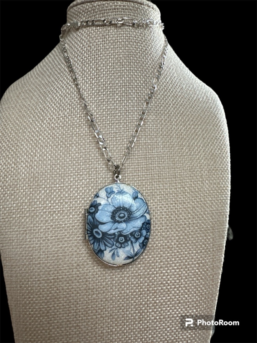 Vintage Silver Floral Locket Necklace - Blue Flower Pendant